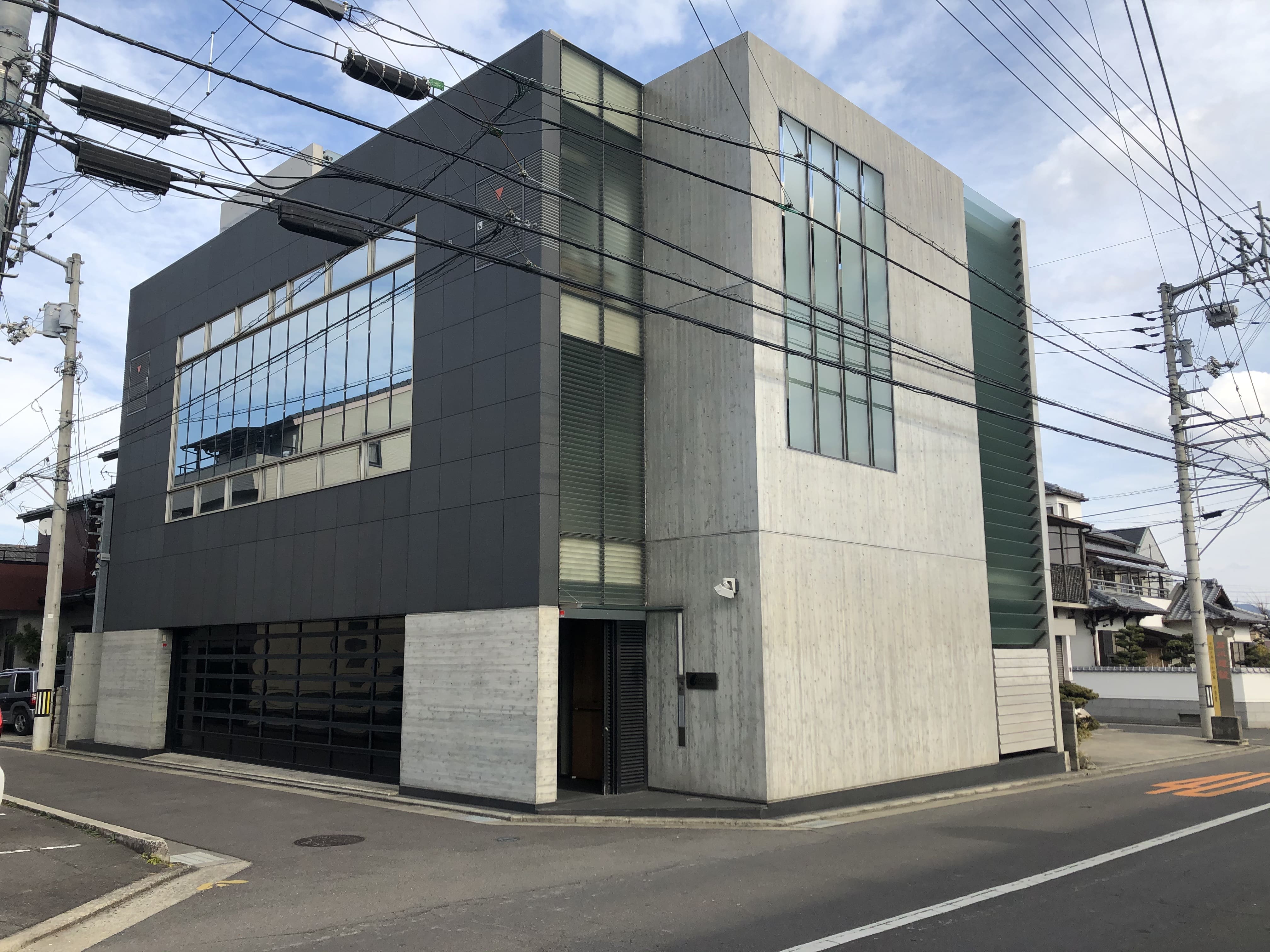 アクセス事務所RC造　打ち放し外壁クリヤー塗装工事-高松市