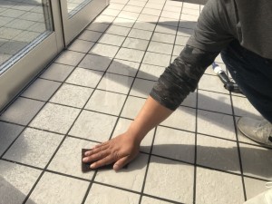 中性洗剤洗浄施工中