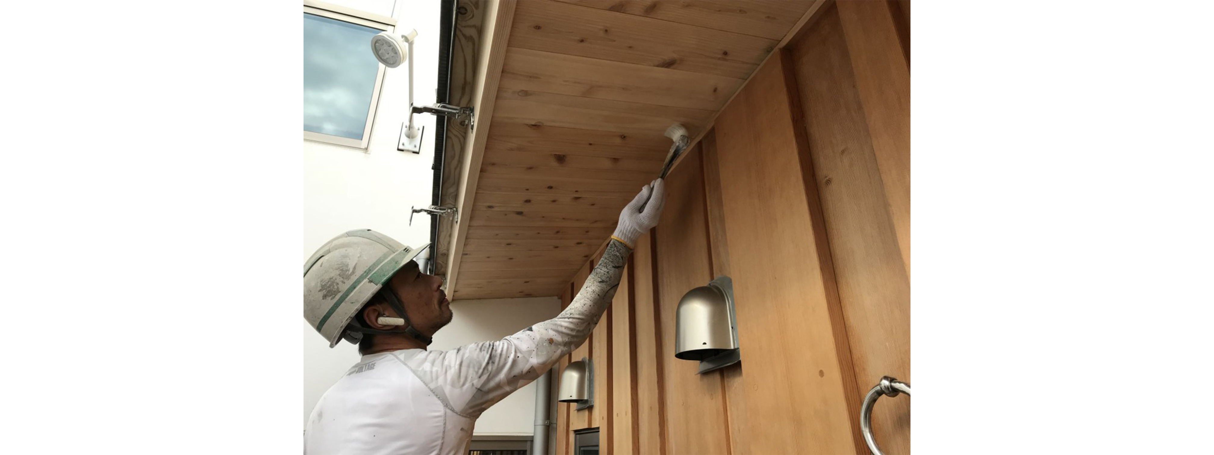 液体ガラス塗料1回目施工中