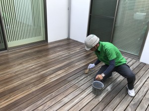 液体ガラス塗料2回目施工中