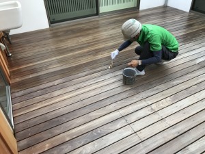 液体ガラス塗料3回目施工中