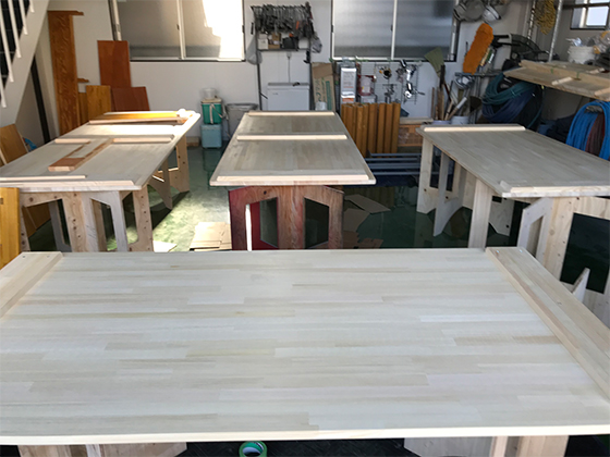 テーブル塗装装 Before